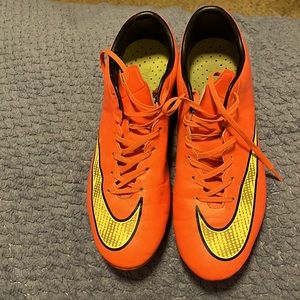 Nike mercurial size 8.5 soccer shoes